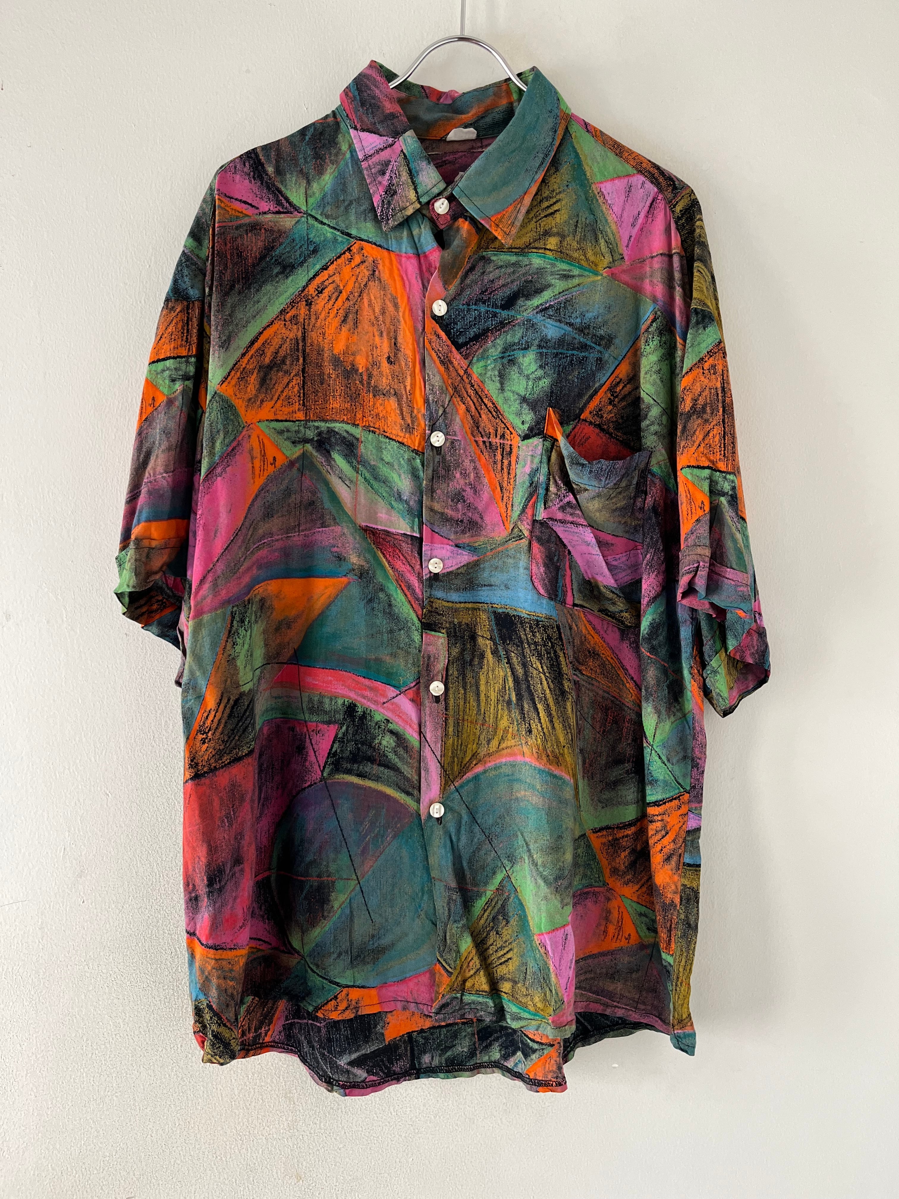 優しいけど激しいシャツ