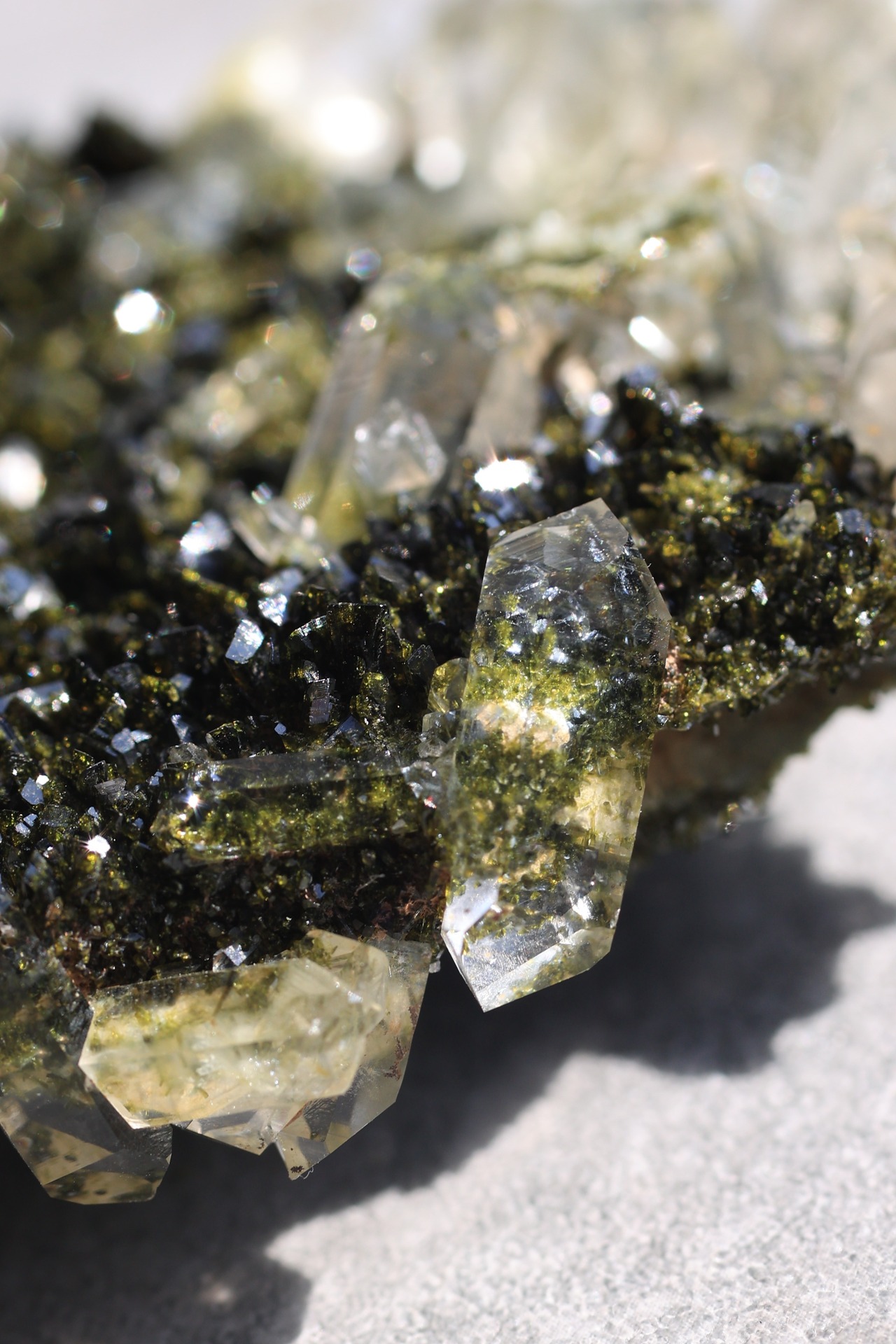 エピドート「森の神秘」Epidote|天然石 原石 鉱物 パワーストーン | EP-H-001