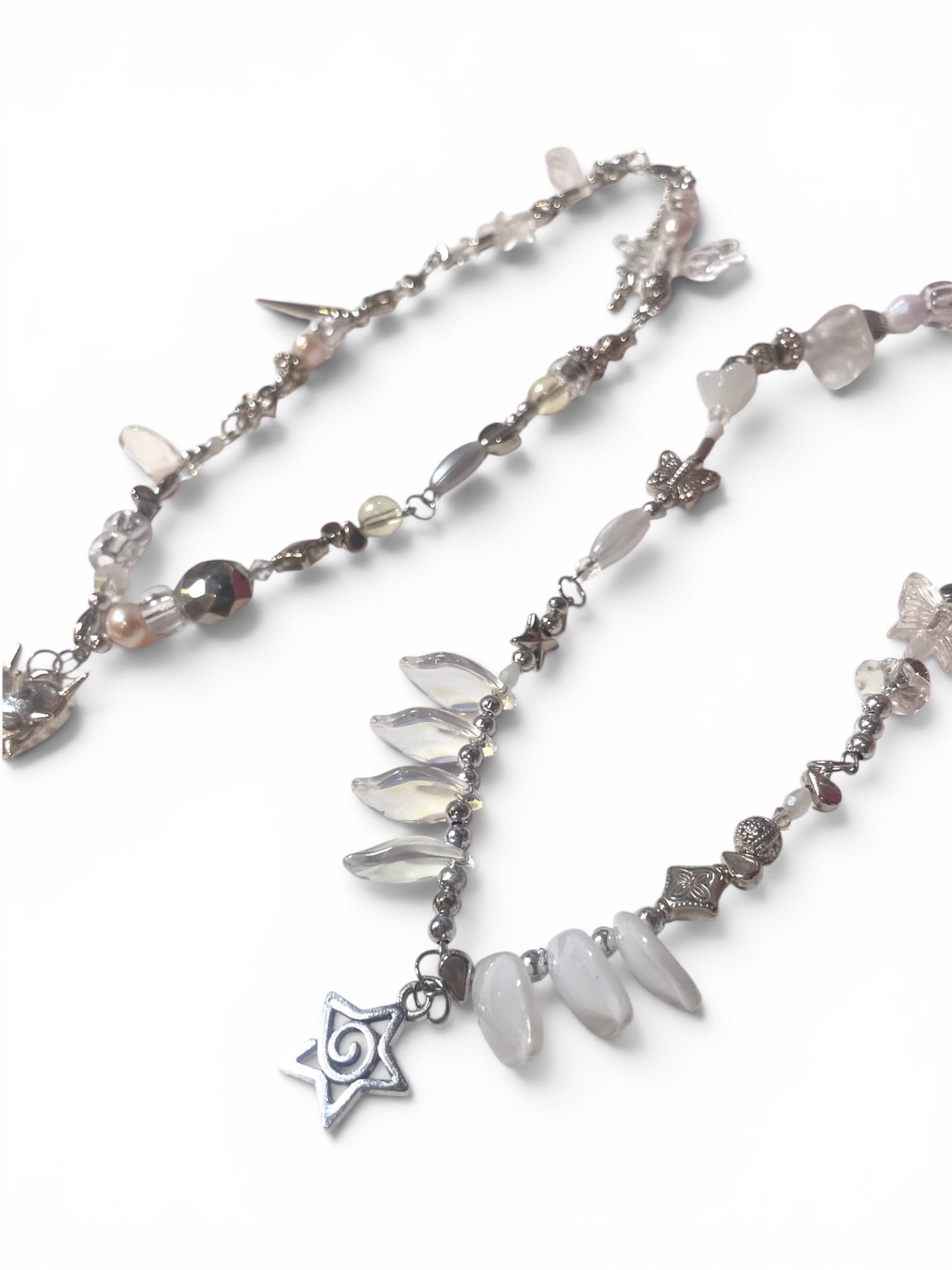 Silver/white choker