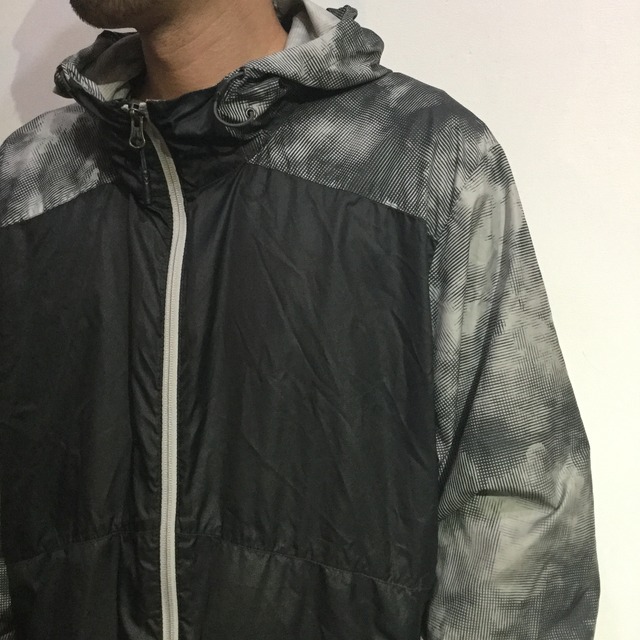 『送料無料』THE NORTH FACE フライウェイトライトパーカー 黒 ムラ染め柄