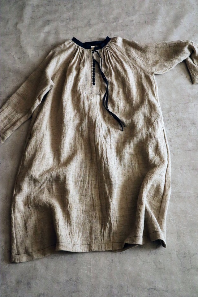 クルミボタンスモックドレス配色