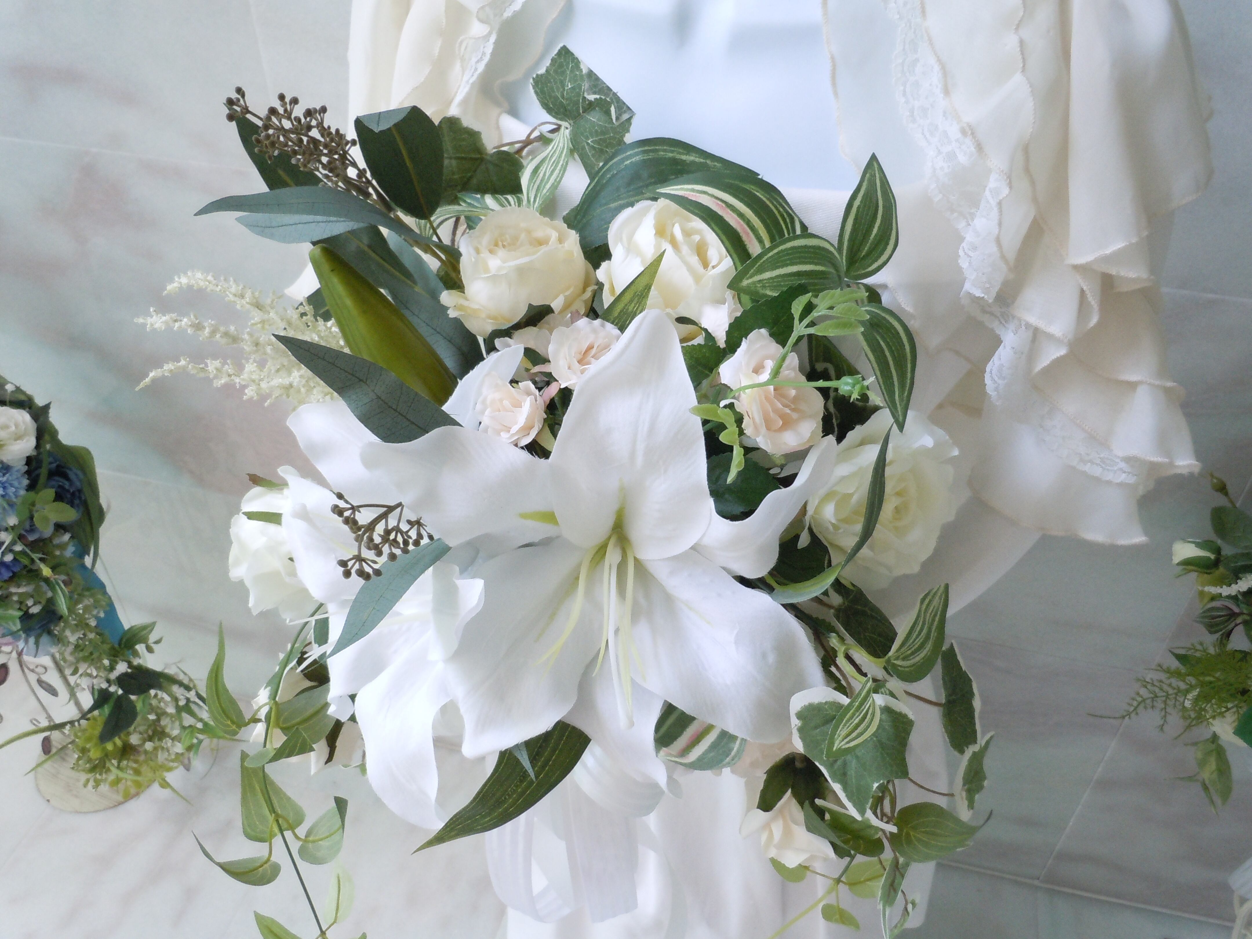 百合（カサブランカ）のブーケで清楚な花嫁に♡デザイン実例をご紹介