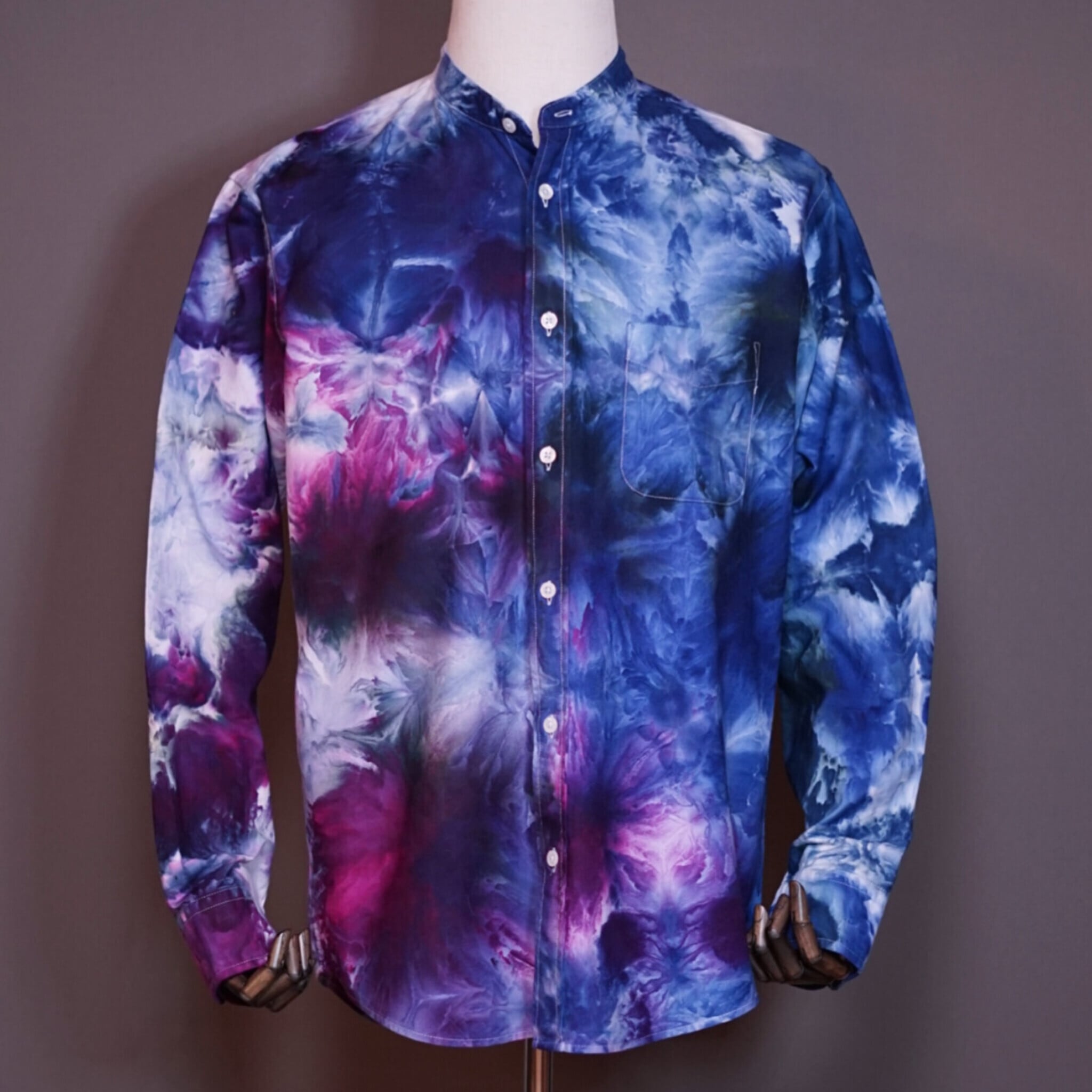 タイダイ染め 襟なしシャツ 長袖 - Lサイズ【オーロラ模様】