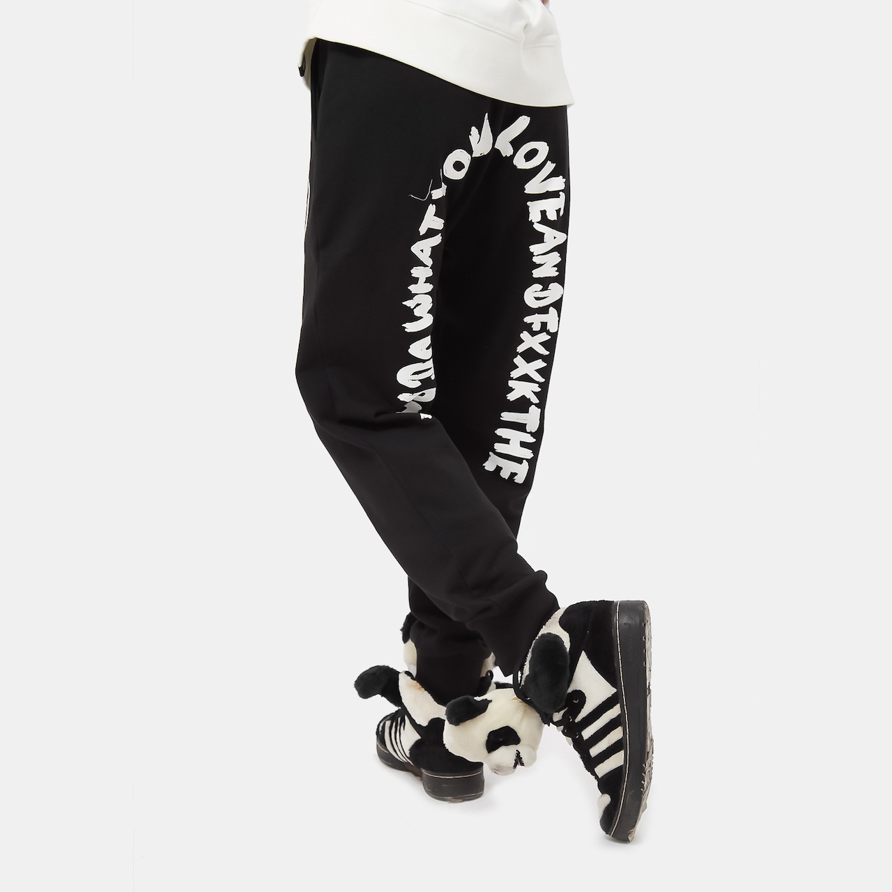 【HIPANDA ハイパンダ】メンズ バスキア パロディ ウェットパンツ MEN'S Jean-Michel Basquiat PARODY SWEAT PANTS / BLACK