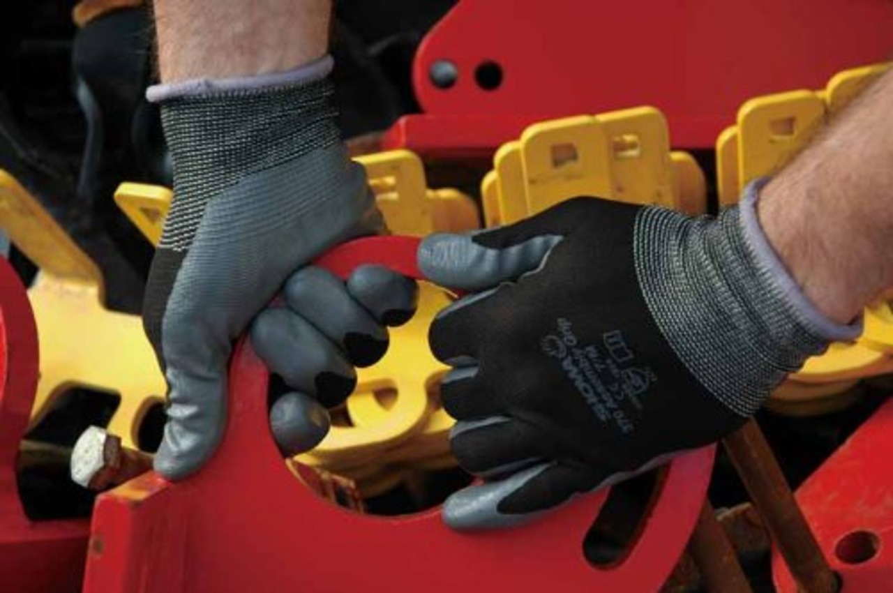 ショーワグローブ 【3双パック・ニトリル背抜き手袋】No.370 組立グリップ ブラック Mサイズ