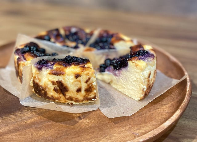 グルテンフリー！ブルーベリーバスクチーズケーキ