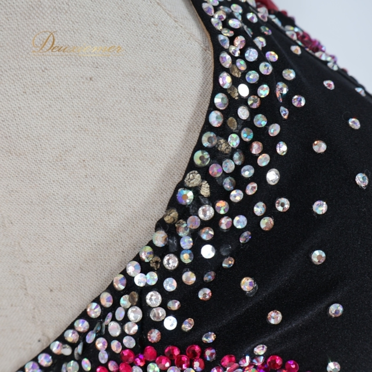 社交ダンス 衣装 ラテン ドレス ワンピース 黒 ピンク デモ 競技 ダンス パーティ 発表会 フリル 豪華 かわいい 華やか 日本製 ブラック系 ピンク系 ドレッシー 発表 おしゃれ 踊りやすい パーティー 社交ダンス衣装 レディース ステージ衣装