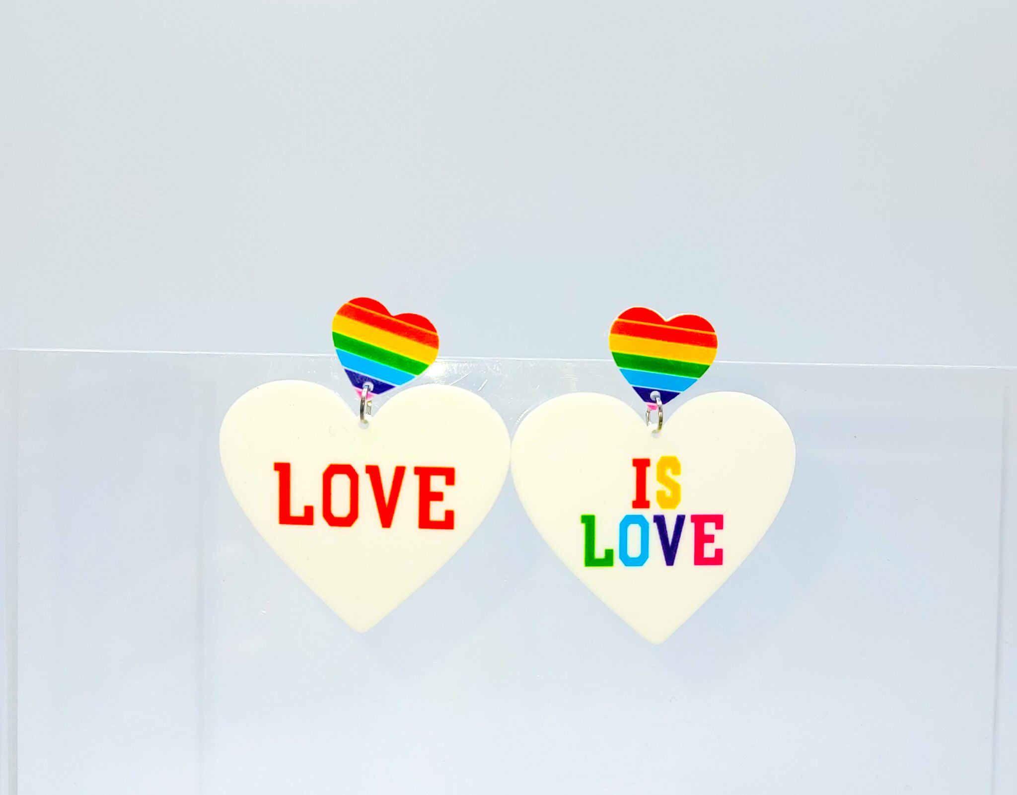 ハートレインボーカラーLOVE ピアス イヤリング カラフル rainbow 虹