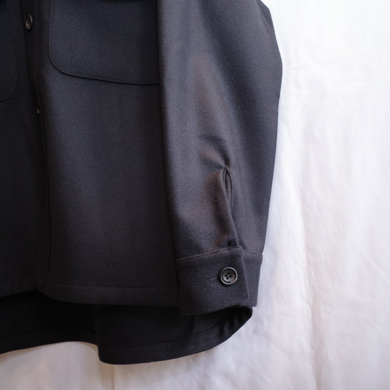 QUILP(クイルプ) / HITE -NAVY- | Signs