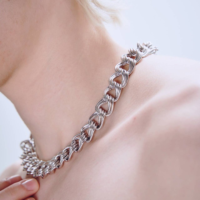 Languid Loop Necklace