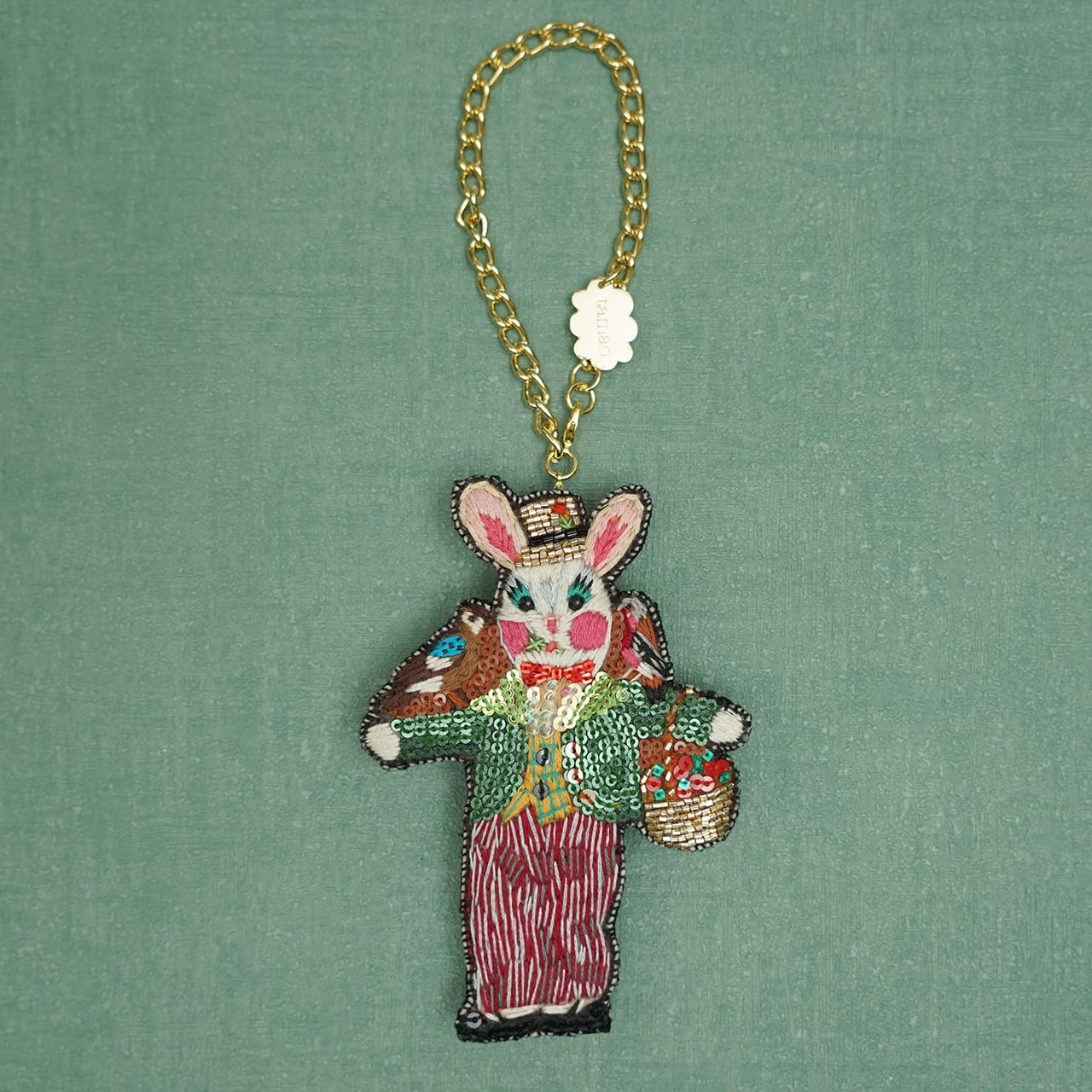 刺繍チャームブローチ Nathalie Lété The basket and the rabbit