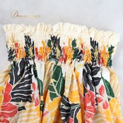 フラダンス 衣装 パウスカート ホワイト系 ハイビスカス柄 モンステラ柄 プルメリア柄 ハワイアンプリント アロハ フラ ダンス レッスン 練習 華やか 鮮やか カラフルプリント かわいい おしゃれ レッド系 ブラック系 グリーン系 ベージュ系 オレンジ系 ゴールド系 ファッション リゾート 薄手 柔らかい