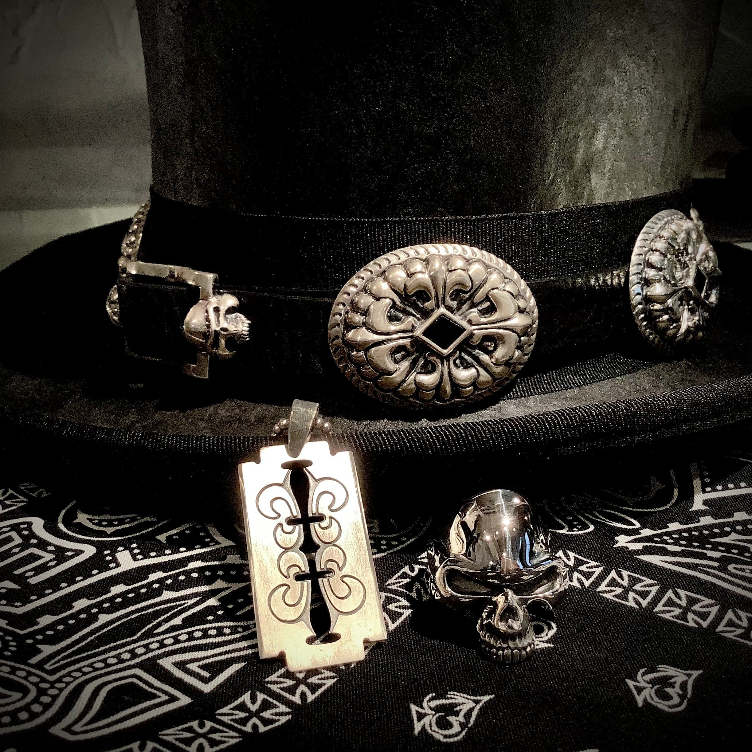 THIRTEENDESIGNS サーティーンデザインズ EVOLUTION SKULL RING