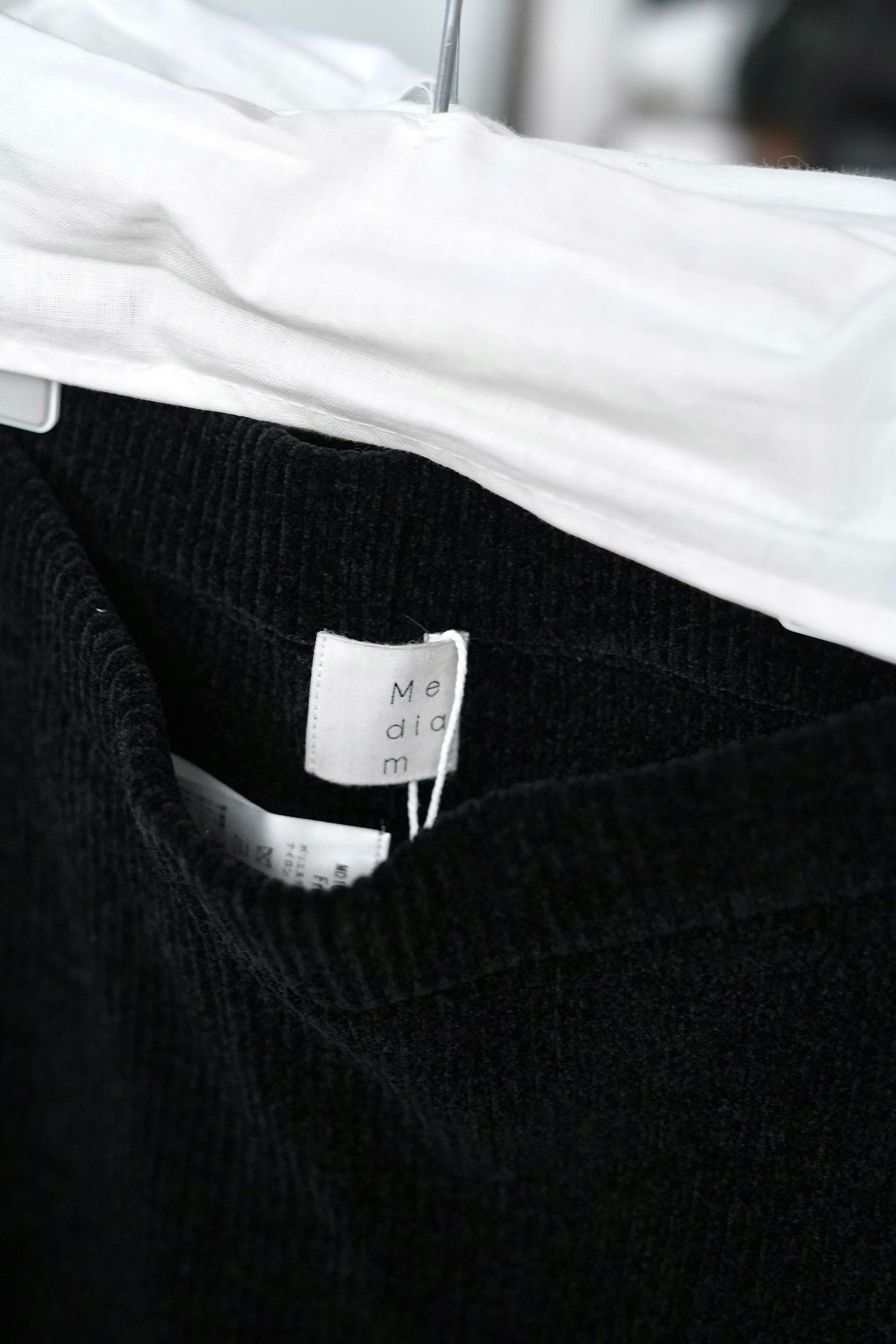 Mediam / Mole Knit Half Pants (Burgundy, Black) | JUQUI Online