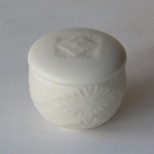 桑田智香子  蓋付壺（26-031）