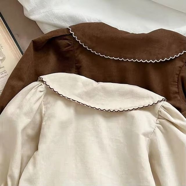 【取寄】スカラップ刺繍襟がポイントのコーデュロイブラウス