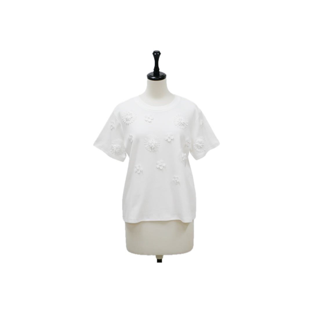 Flower motif design T-shirt
