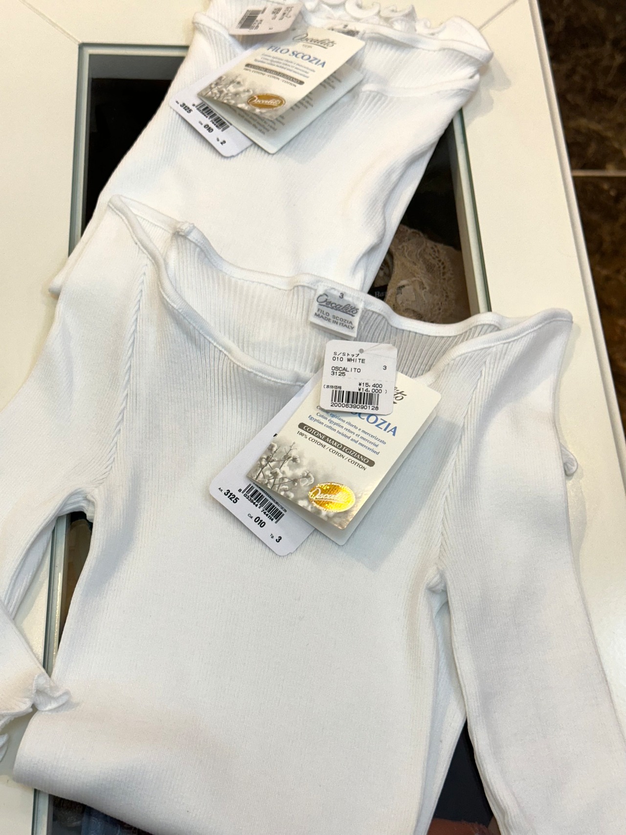 OSCALITO　Tシャツ ウーマン コットン　ホワイト　２、３サイズ