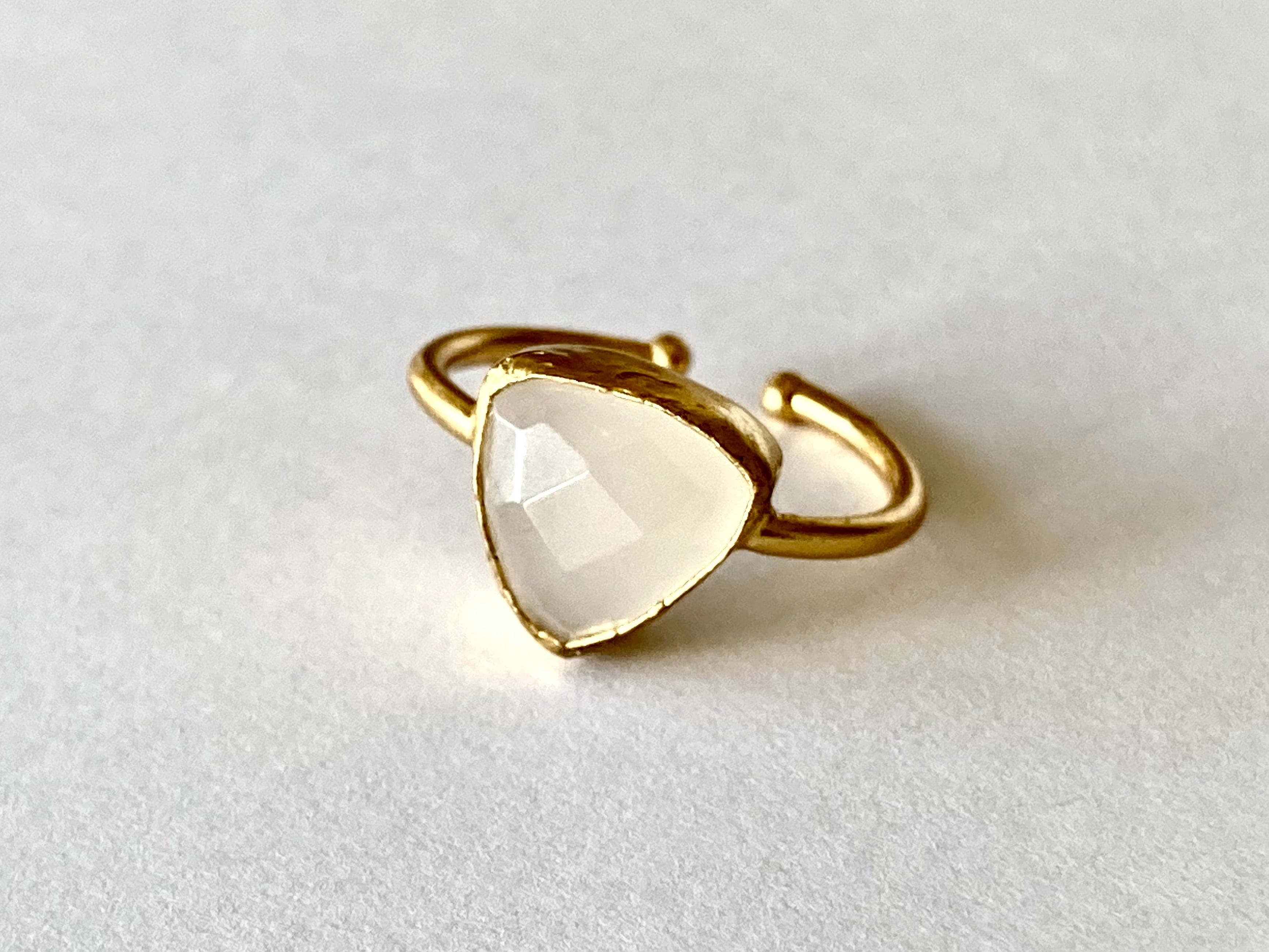 装飾的なゴールドリング 紫のストーン K10イエローゴールドブルームーンストーンリング(RFR221-002)|TSUTSUMI