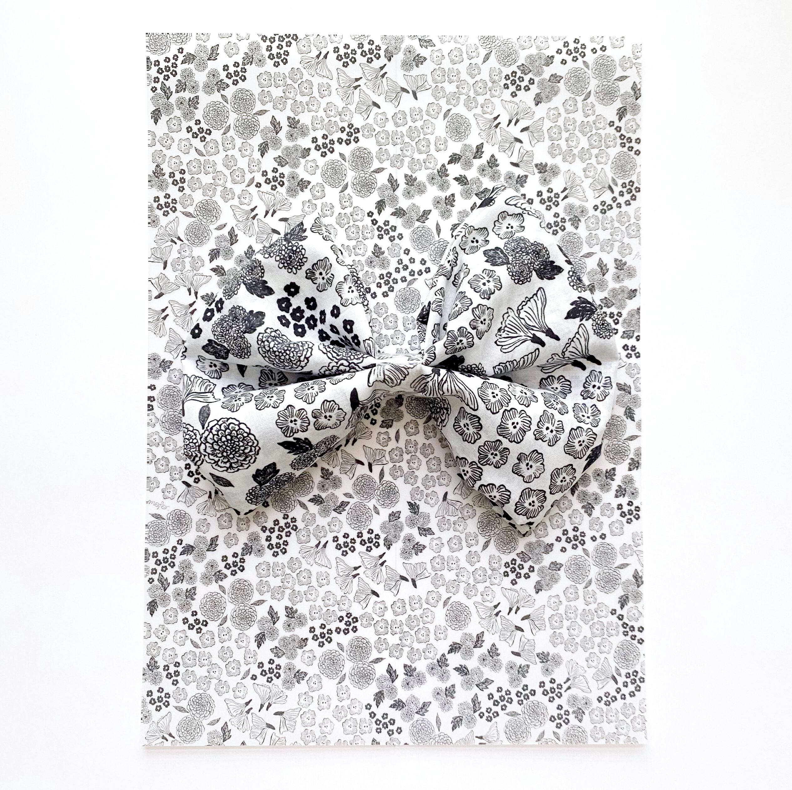 アンティーク キャリックマクロスレース バタフライと花 チュール ハンカチクロス アンティーク キャリックマクロスレース バタフライと花