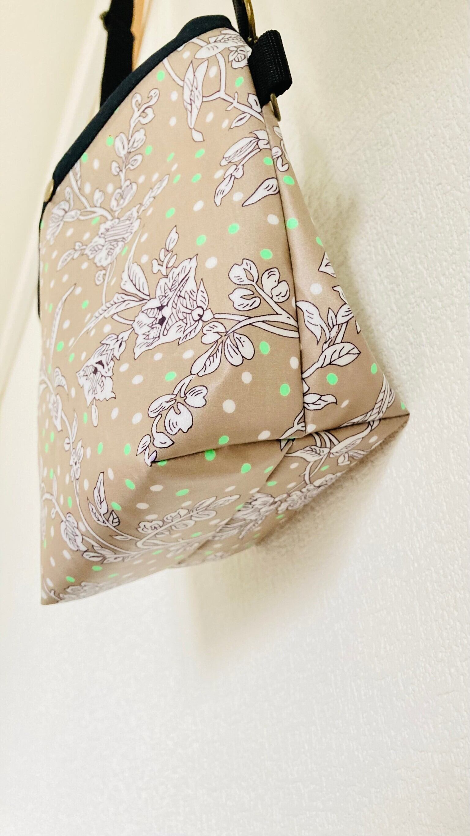 【定番】リバティショルダーバッグ 3大要素がつまってます☆