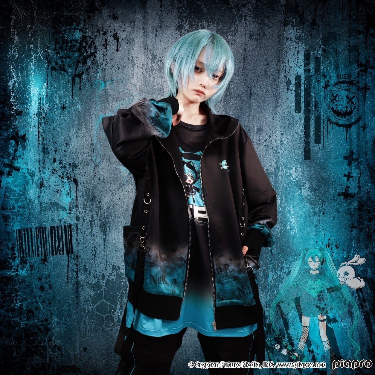 袖切り離し可能3WAY ZIP OUTER【初音ミク】☆缶バッジ4個付き | NIER