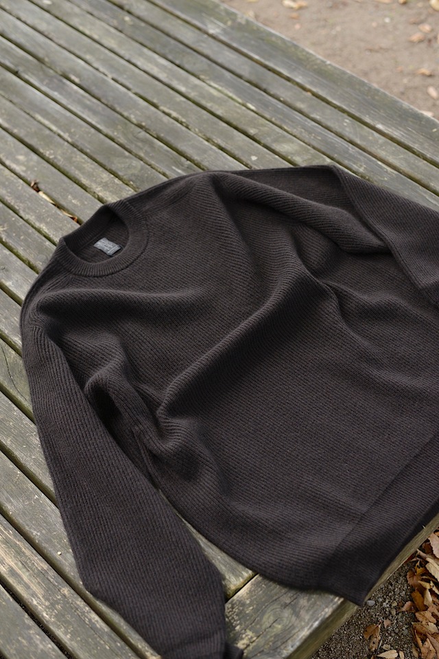 BATONER / INNOCENT CASHMERE RIB CREW NECK(d.brown)