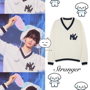 在庫少なめ！★ZEROBASEONE ギュビン 着用！！【STRANGER】Stranger Relaxed Fit NY Embroidery V-Neck Knit (Ivory)