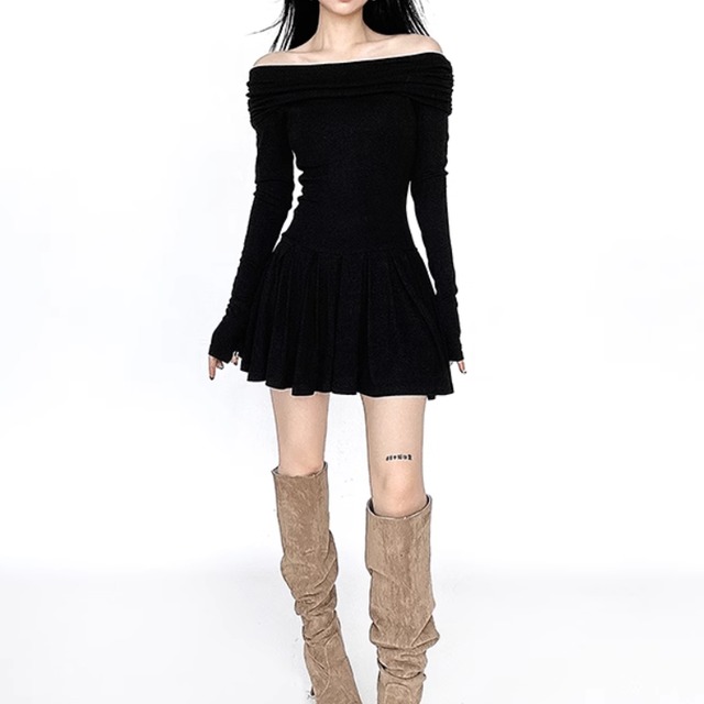 レディース スカート ワンピース ドレス プリーツスカート ミニスカート ミニ ショート 長袖 オフショルダー スリム 細身 スマート 裾ワイド プリーツ ハイウエスト かわいい 大人可愛い きれいめ シンプル カジュアル 上品 おしゃれ かっこいい レトロ こなれ感 ラフ ガーリー ルーズ 個性的 クール モード系 エレガント モダン 主役級 存在感 とろみ感 抜け感 ラブリー キュート ロマンティック 無地 春 秋 デート お出かけ 女子会 休日 ショッピング 美脚 脚長 モテ S M L ブラック