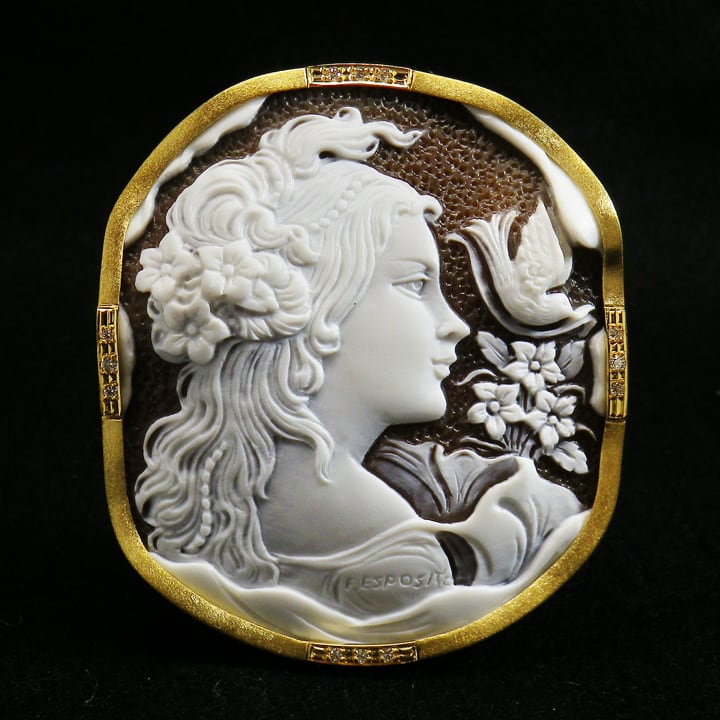 フランチェスコ・エスポジート作 壮麗なる乙女と小鳥のカメオ