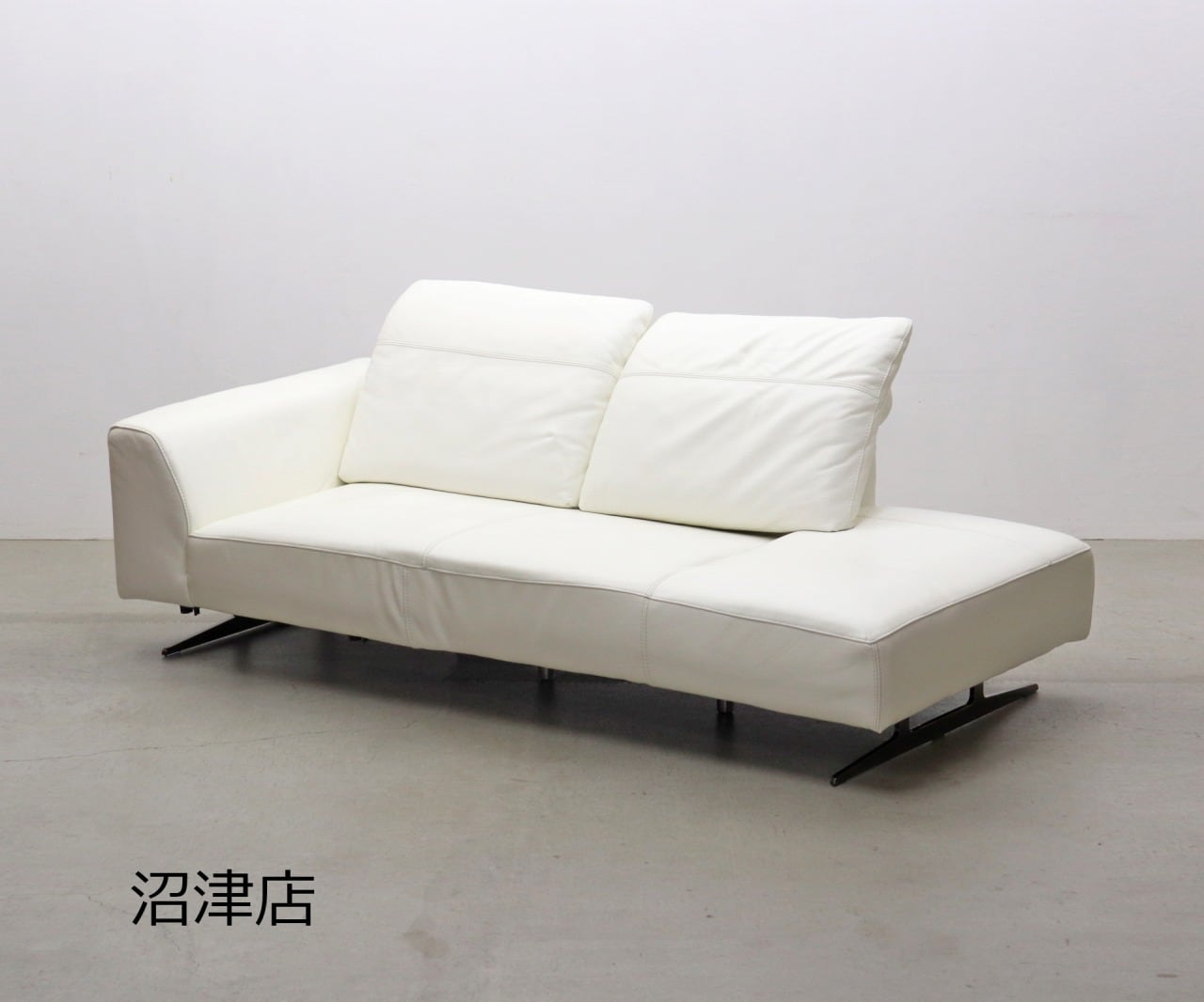 【沼津店】IDC大塚家具 本革 カウチソファ L/S59 3Pソファ シェーズロング モダン ホワイト 白 3シーター RJT13083