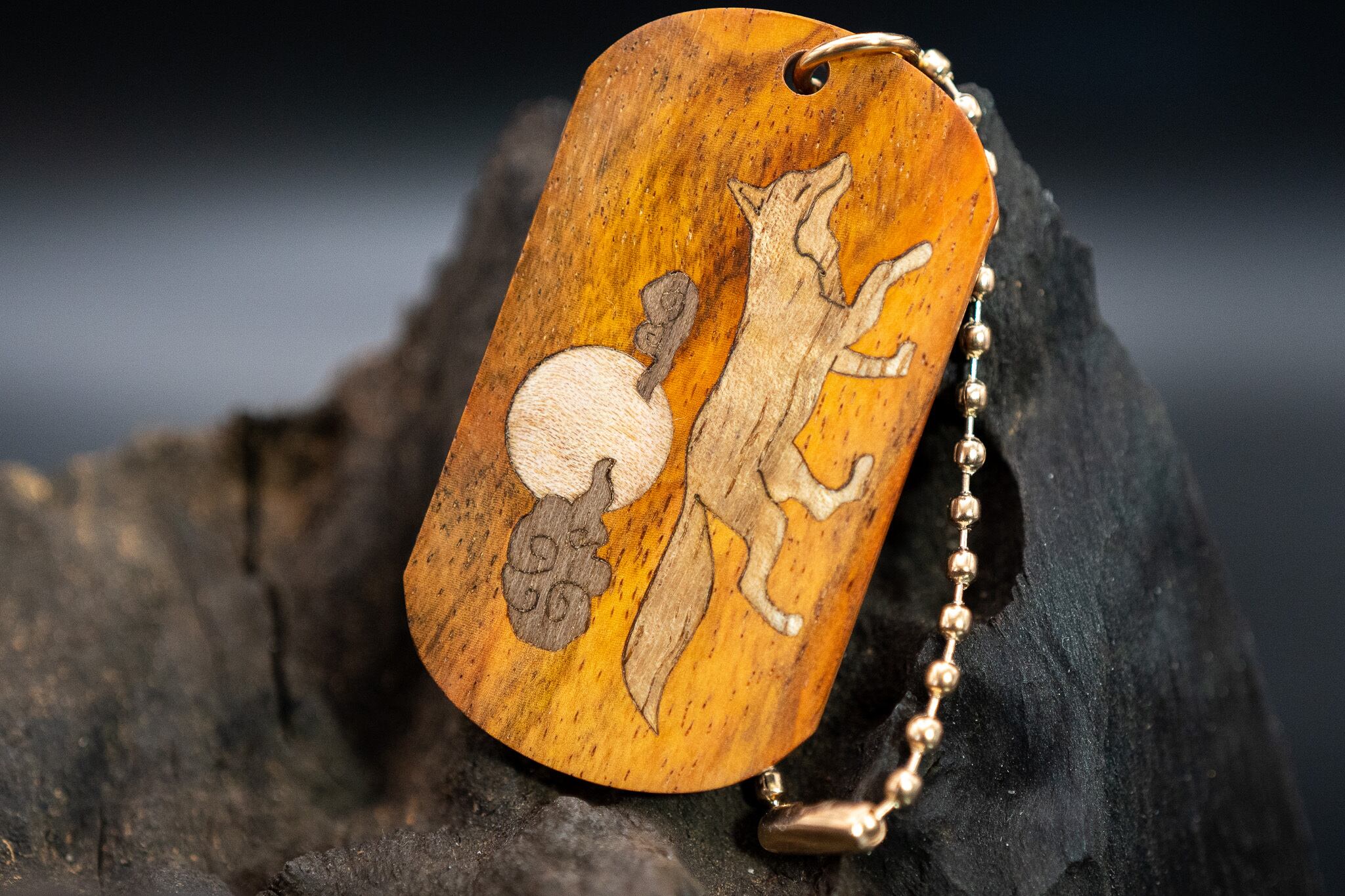 【21世紀最高峰の材】サイアミーズローズウッド ドッグタグ 象嵌 十五夜きつね