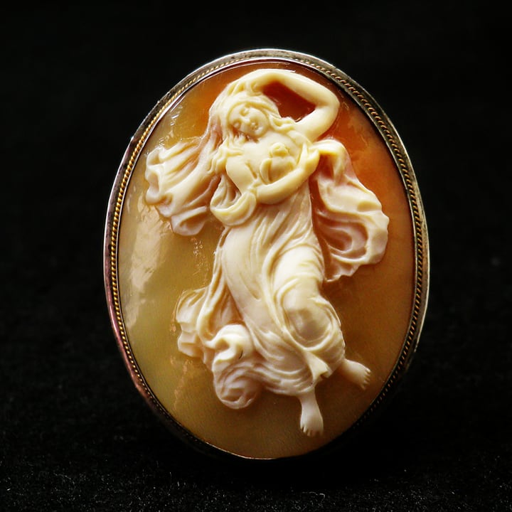 ヴィンテージ(推定1960年頃) ”鳩を抱くアフロディーテ”