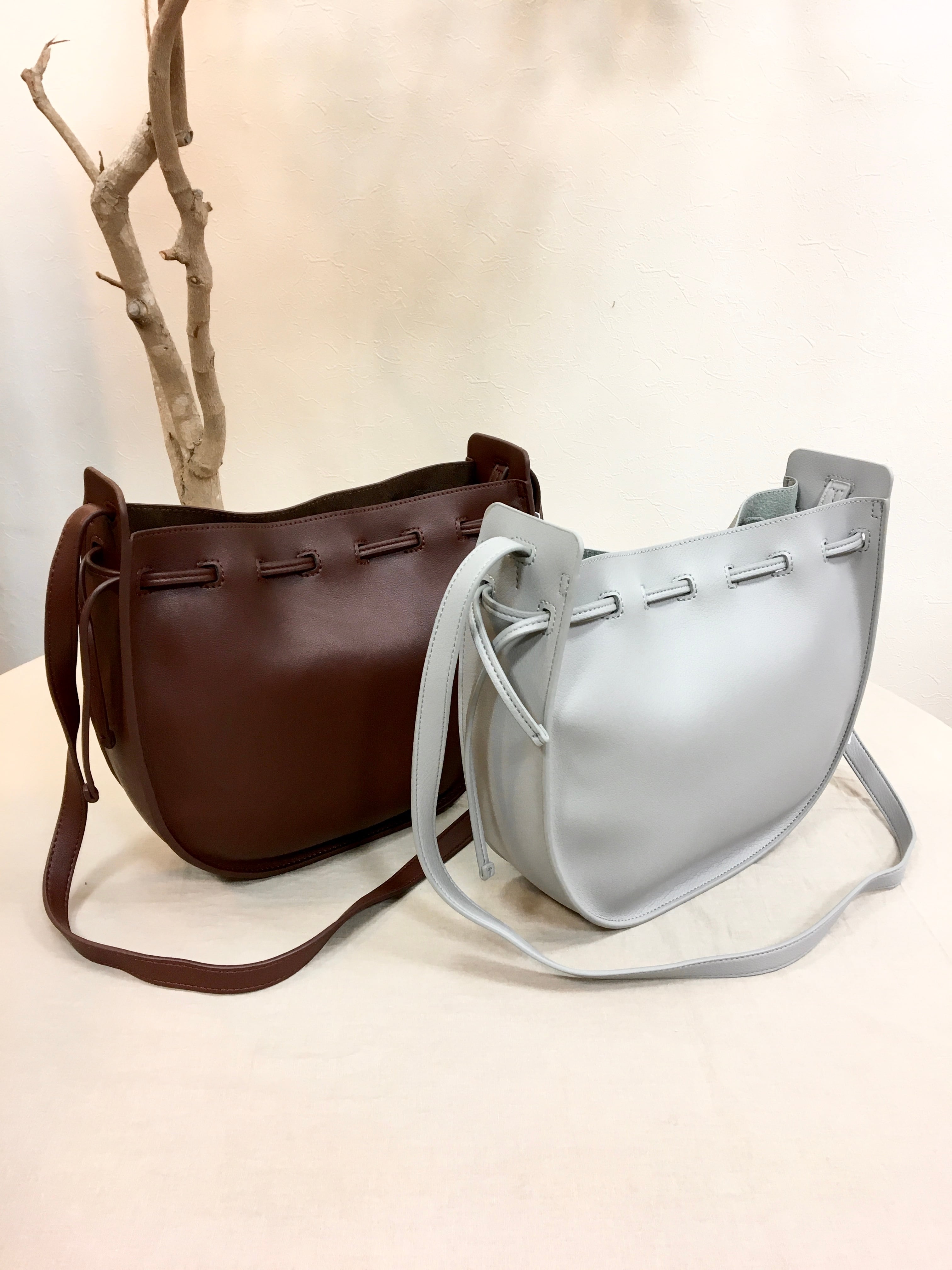 ラウンドドロストショルダーバック(FRAYI.D) | ISEYA -online shop -