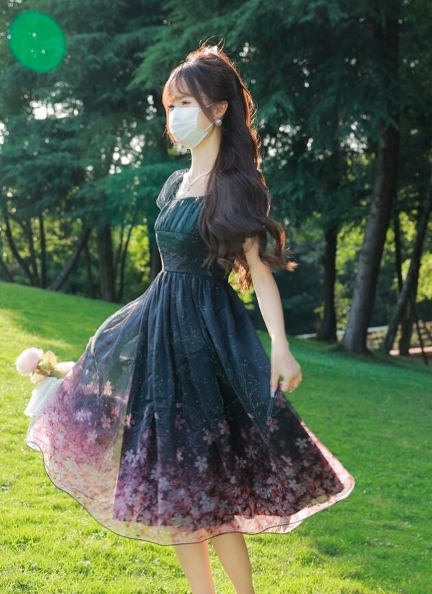 桜グラデーション 黒ワンピース | LiLilac