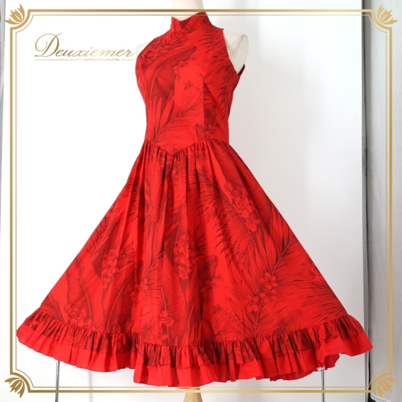 フラダンス 衣装 ワンピース ドレス レッド系 プルメリア柄 ハワイアンプリント アロハ フラ ダンス レッスン 練習 ハイネック フリル ノースリーブ 華やか 鮮やか 上品 大人っぽい かわいい おしゃれ ブラック系 赤 黒 フラダンス衣装 大人用 ハワイアン スカート フリル裾 かわいいデザイン お洒落 エレガント