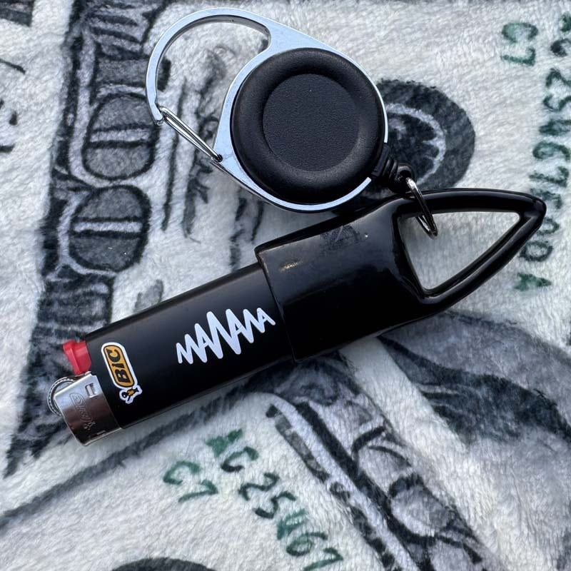 60cmまで伸びる クリップ付きのライターキーパー キーホルダー Lighter