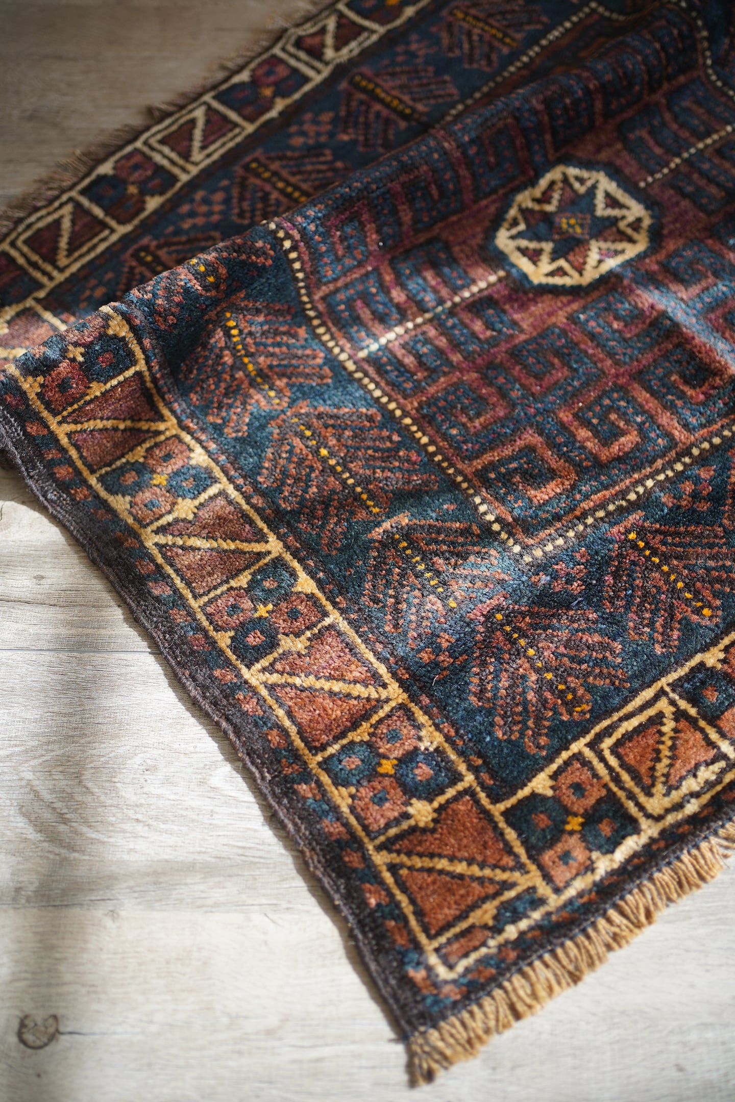 184】Vintage Afghan Baluch rug 1970's - 1980's | ヴィンテージラグ