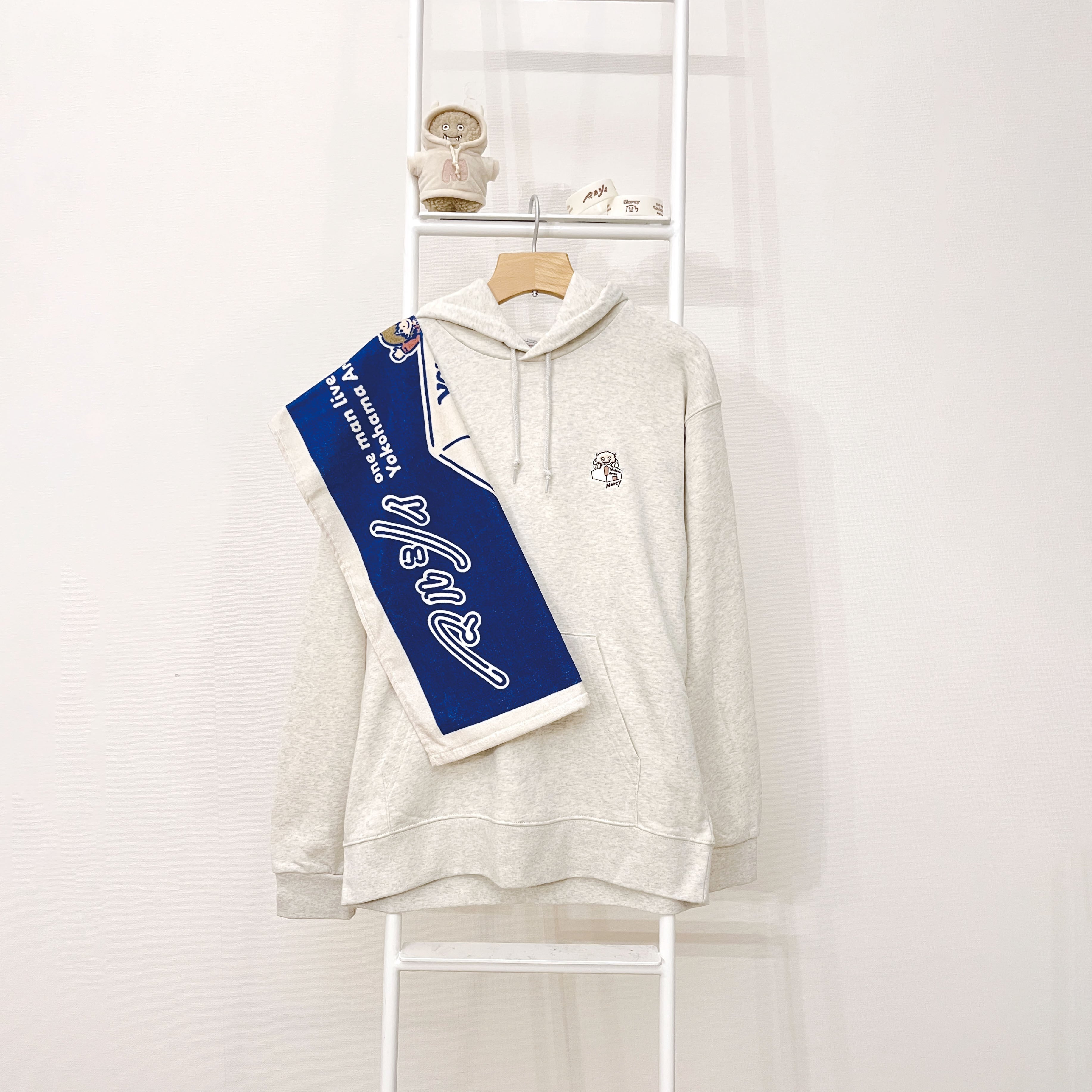 心の奥に潜む怪獣 横アリver. 刺繍プルパーカー | Marcy Official Goods