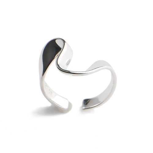 Limp silver ring