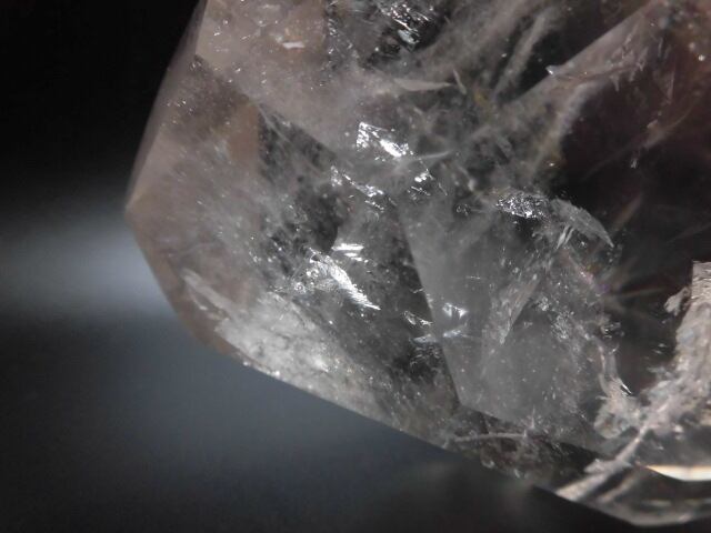 ずっしり約1.6kg 【送料無料】【高品質】ブラジル産多面カット水晶