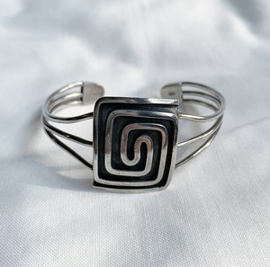 STERLING SILVER SWIRL TOP DESIGN BANGLE シルバーバングル シルバー925