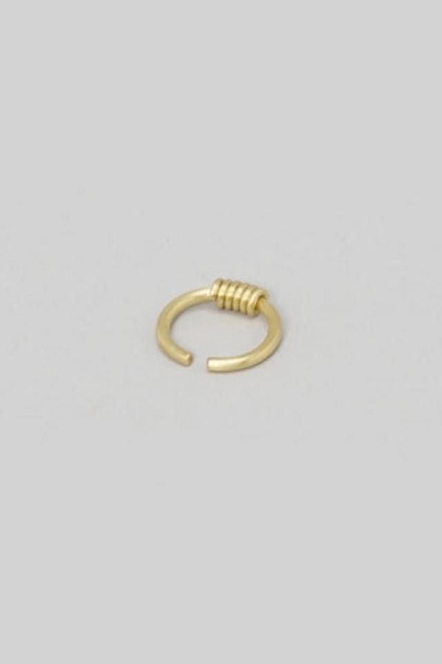 _Fot - round wire ring _ coil ：brass｜真鍮製リング／コイルデザイン／イヤーカフ兼用／約12〜13号／日本製
