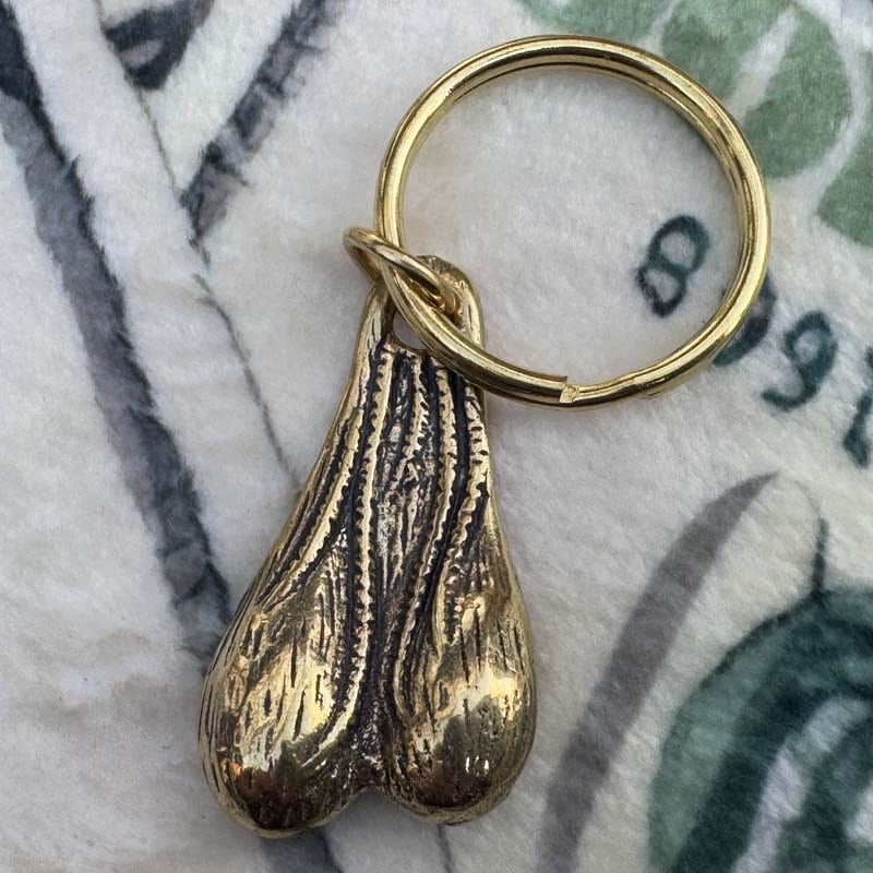 幸運を呼ぶ？魔除けにも！牛の睾丸、金玉、ブルズボールキーホルダー