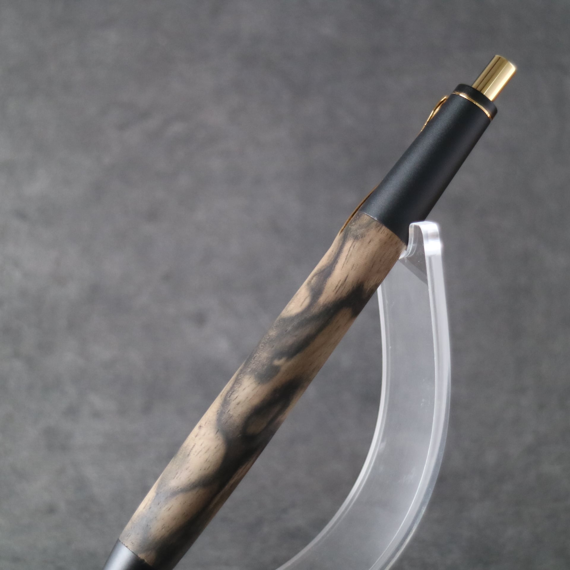 黒柿 フレキシブル木軸ペン 2500507 – リフィル交換でサッと変身