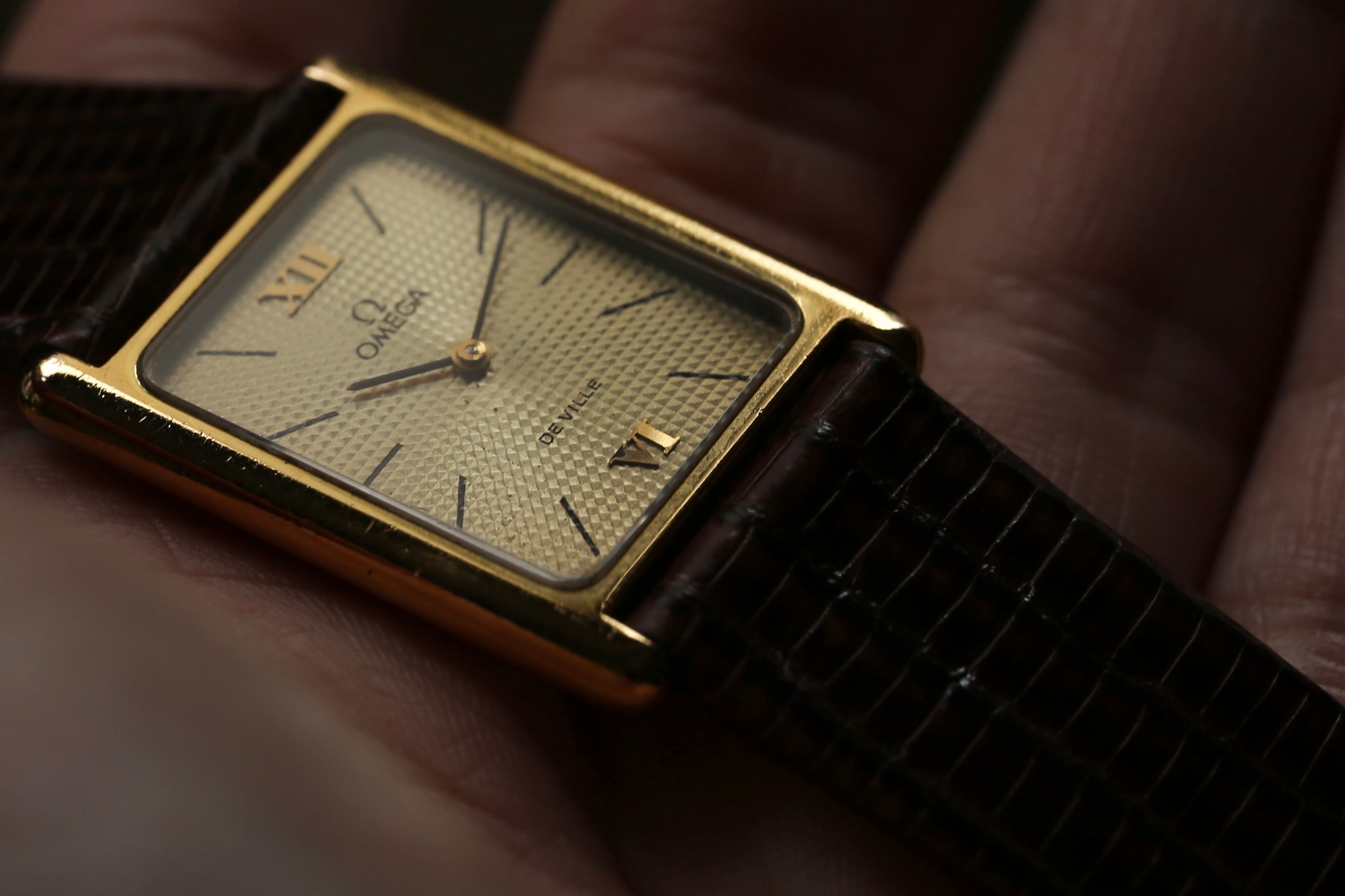 OMEGA】 1973年製 オメガ 『 デビル H型レクタンギュラー 』エンボス