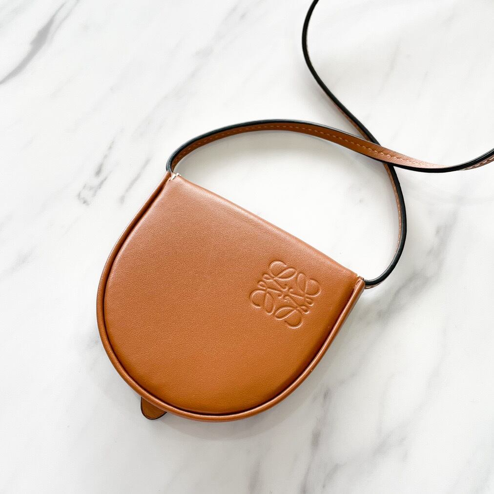 LOEWE ロエベ ヒールポーチ ミニ ソフトカーフ タン