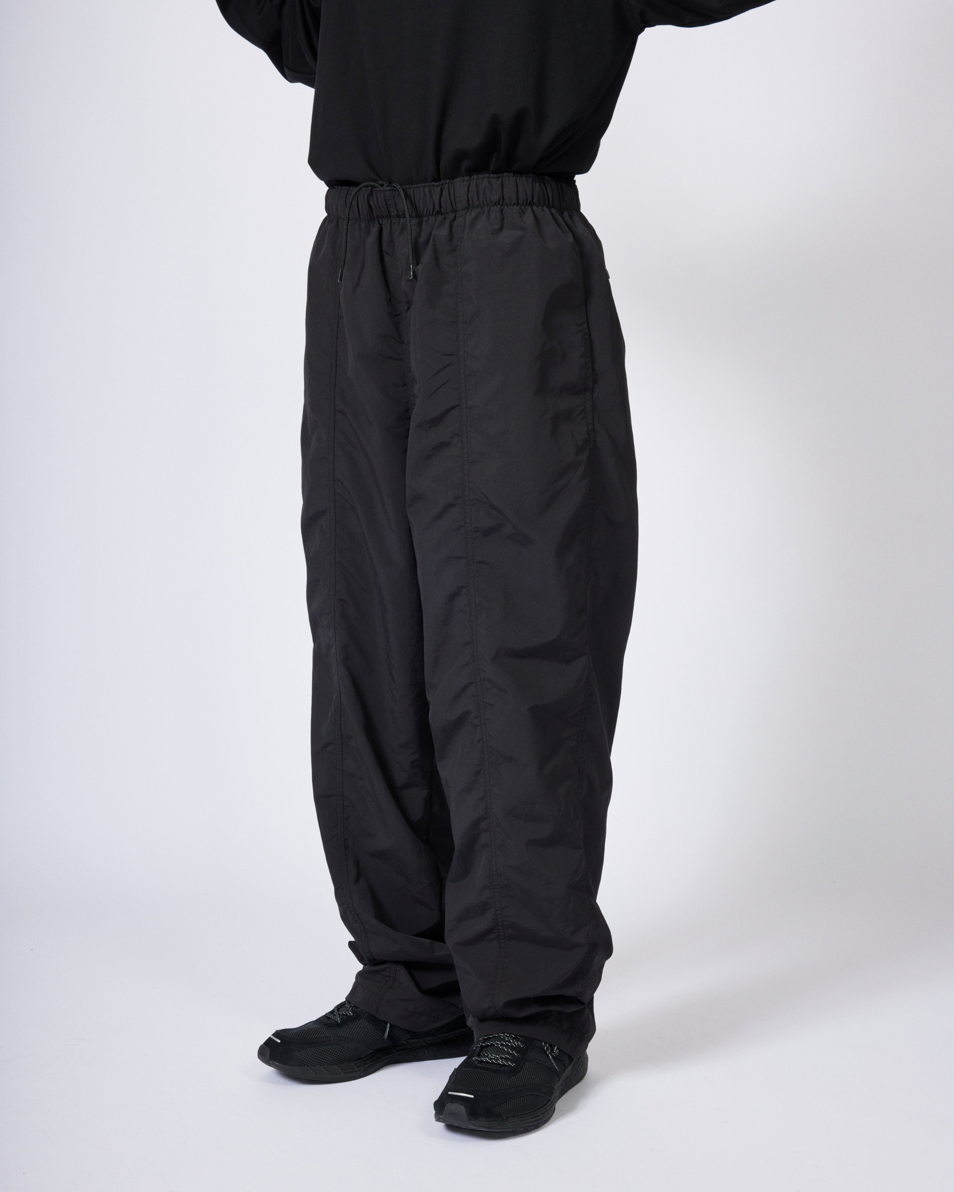 everyone center seam nylon training pants (BLACK) | everyone