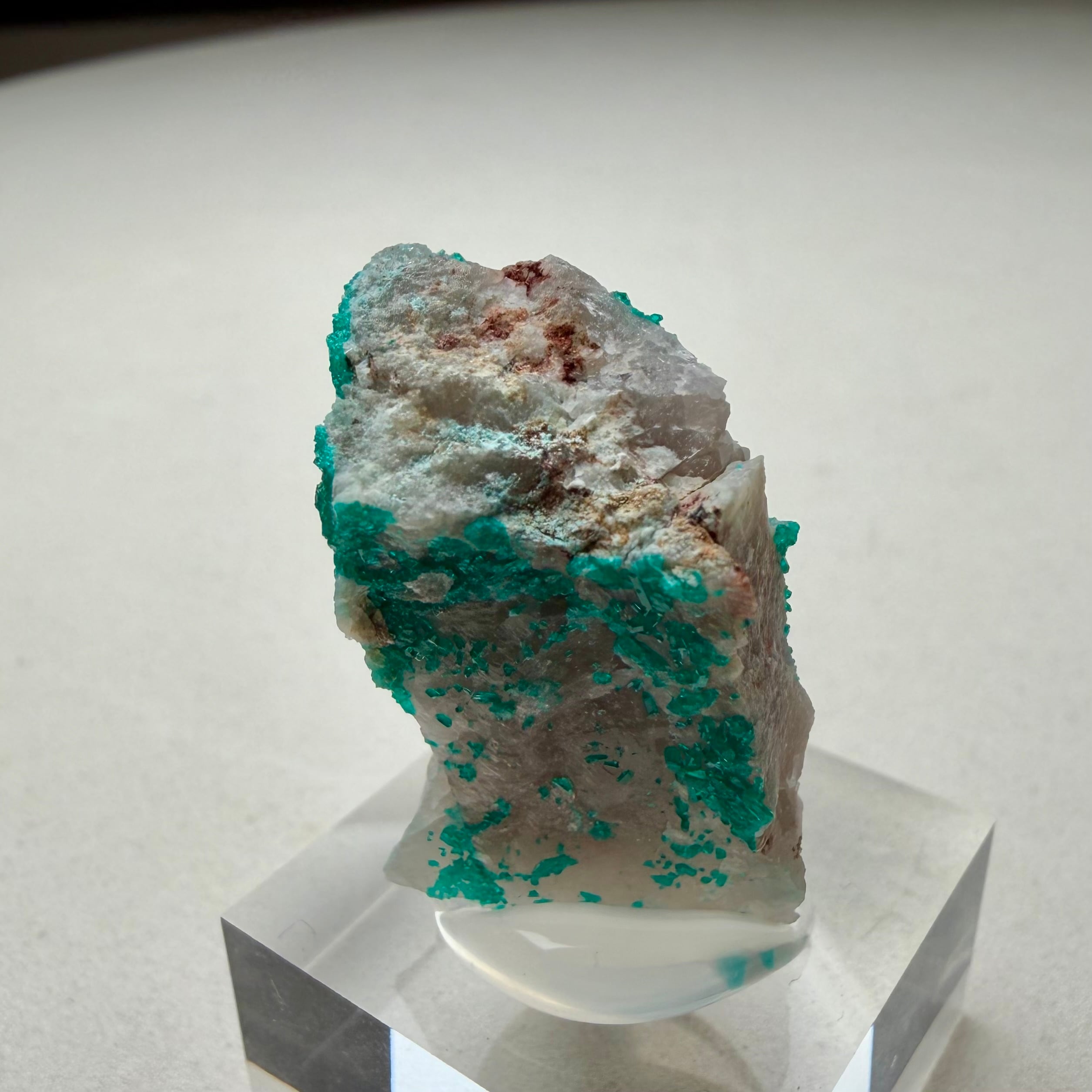 ダイオプテーズ / カルサイト【Dioptase on Calcite】ナミビア産