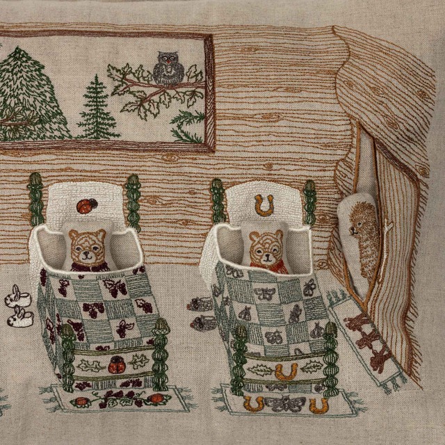 Coral & Tusk クッションカバー Three Little Bear (30x40)